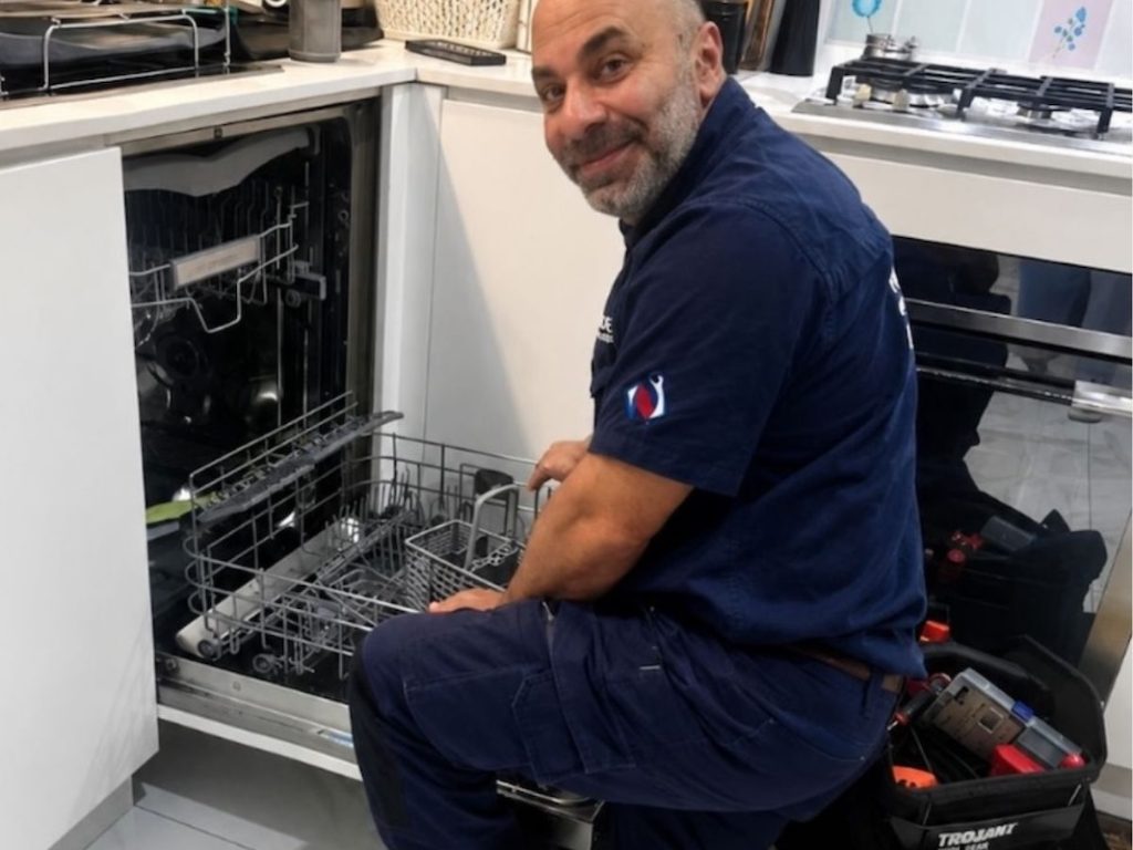 Dishwasher Maintenance Tips for Cleaner Dishes and Fewer Breakdowns